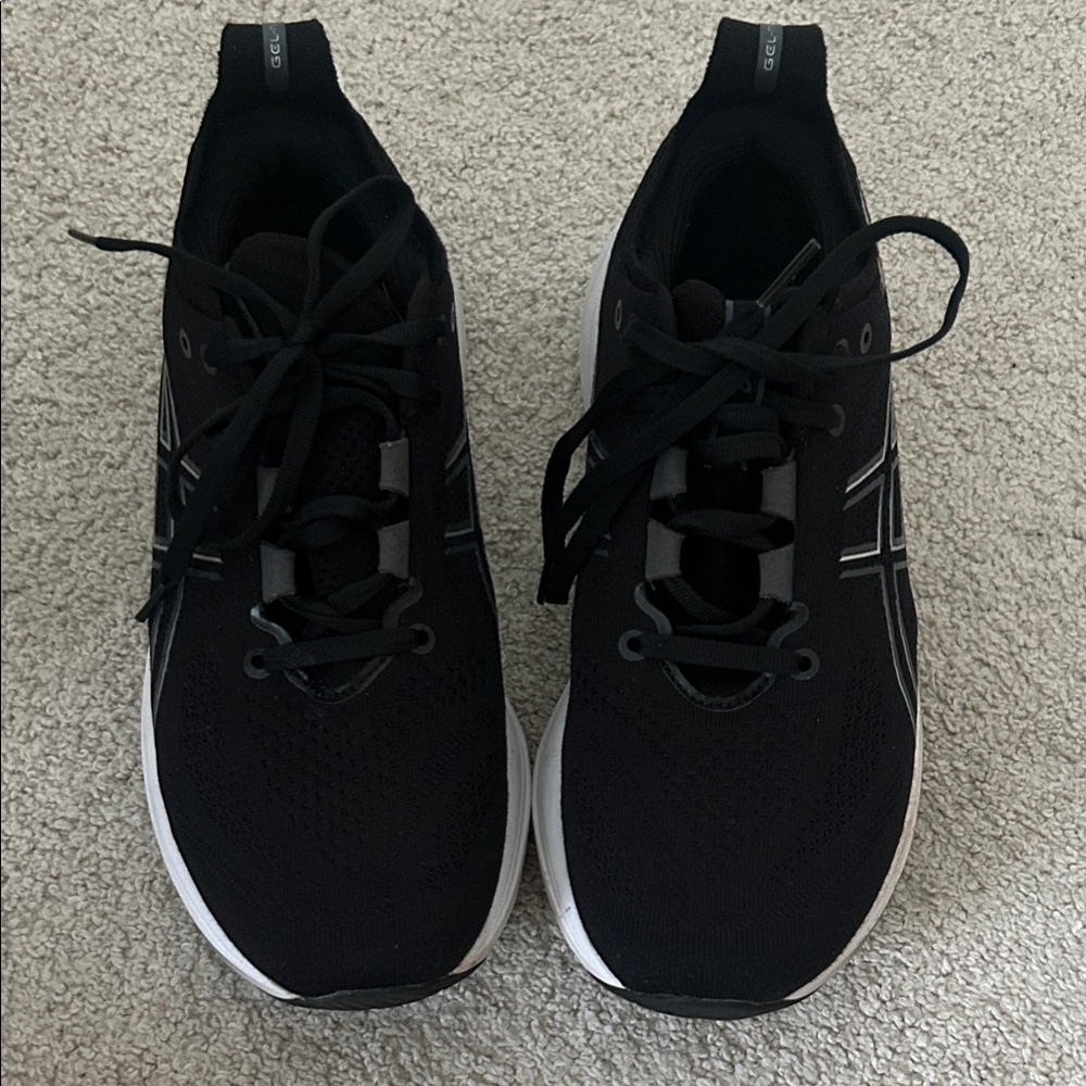 Women’s Gel Nimbus black shoe size 8.5
